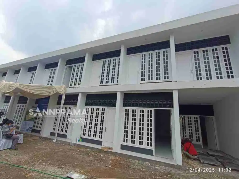 STOP KONTRAK! Punya Rumah 2 Lantai di Jaktim Cuma 300 Jutaan, Dekat Pusat Bisnis!