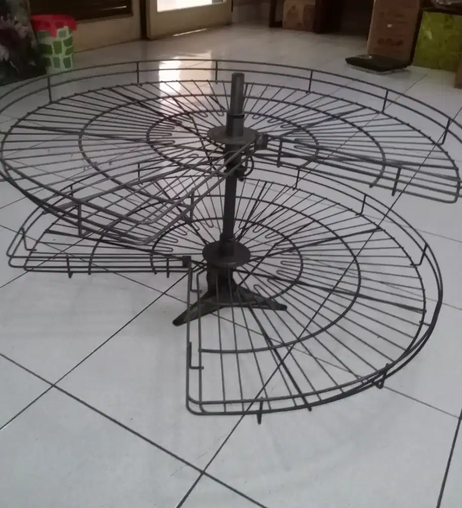 Jual cepat 1 rak putar (nett), baca detail deskripsinya.