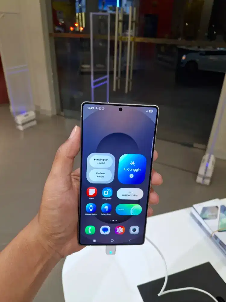 SAMSUNG S25 ULTRA DISKON 3 JUTA BUNDLING SMART TV 32' DAN BUDS 3 FE