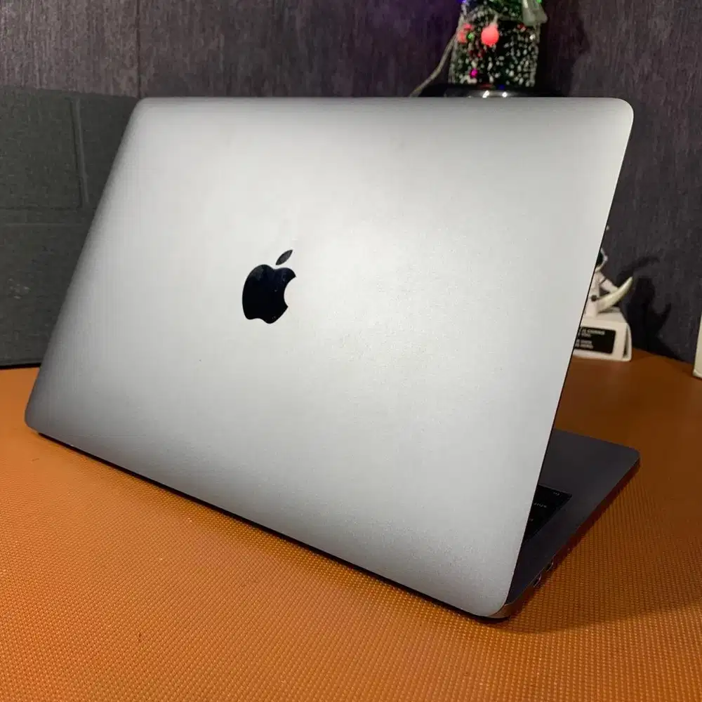 Macbook Pro Touchbar 13inch 2016 8/256gb Min LCD