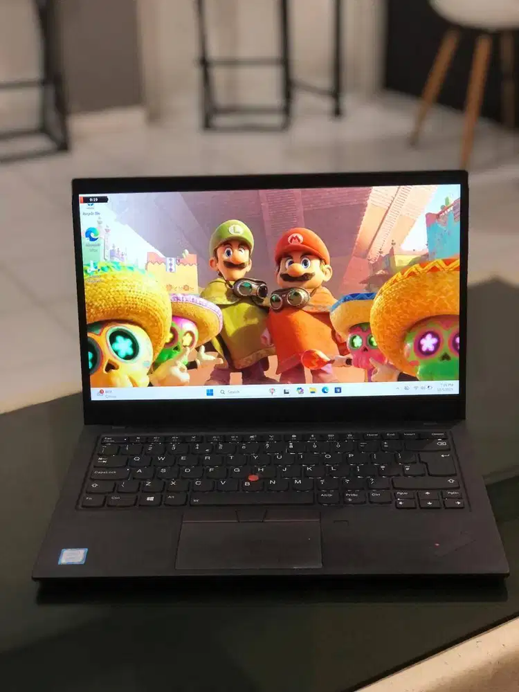 Lenovo ThinkPad X1 Carbon Intel Core i7 8th Gen RAM 16GB SSD 256GB