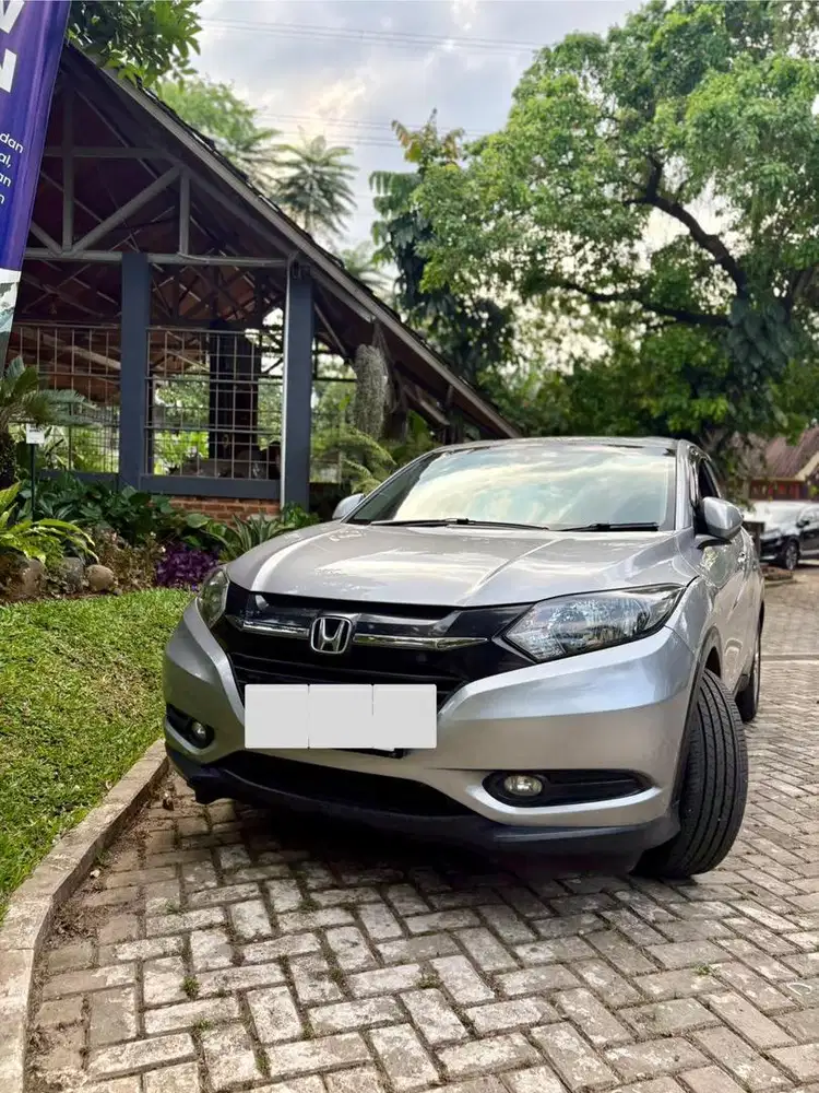 Dijual Cepat! Honda HR-V E AT 2016 Silver – Kilometer Rendah!