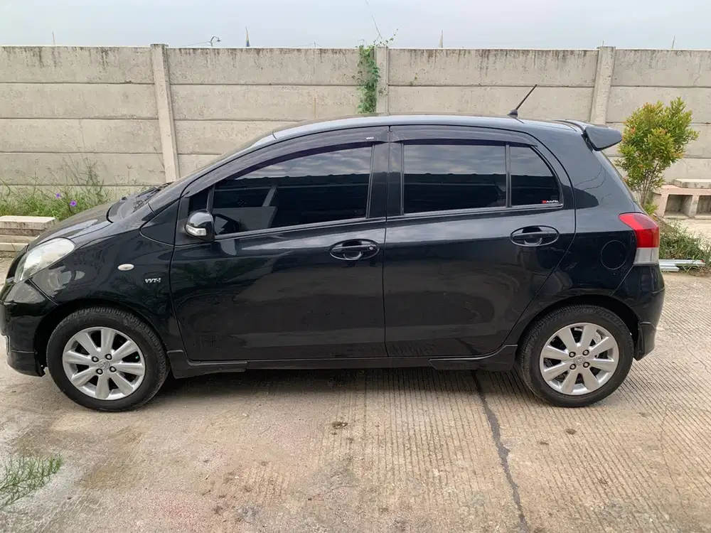 Toyota Yaris 2010 Bensin