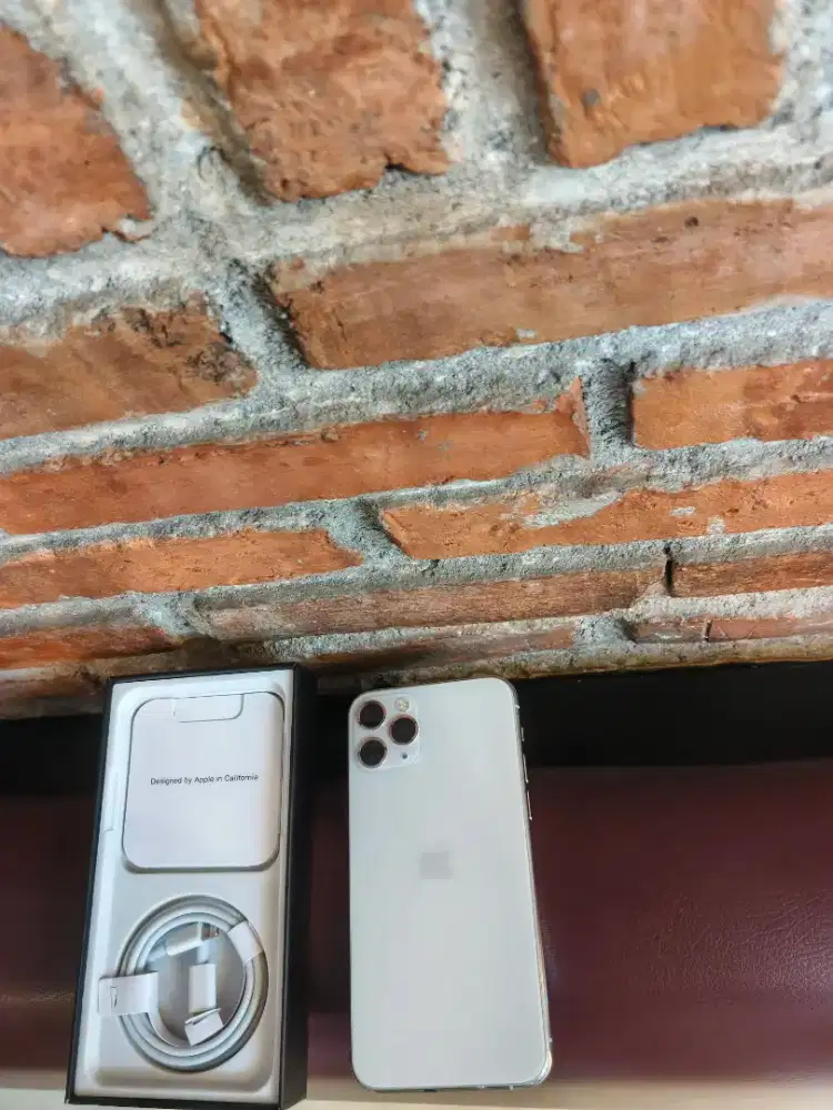 Iphone 11 pro 256gb bisa barang mulus