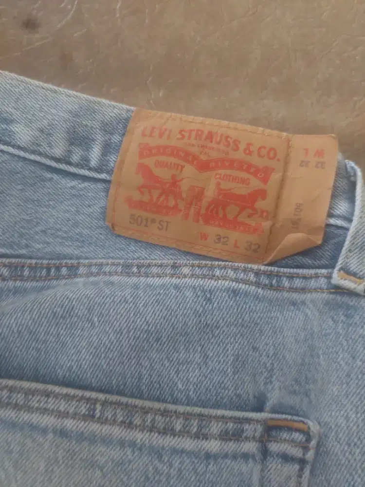 Celana jeans 501 size 32