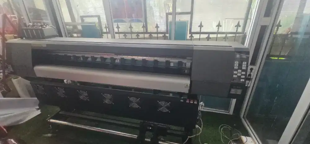 Mesin digital printing indoor sticker dan benner