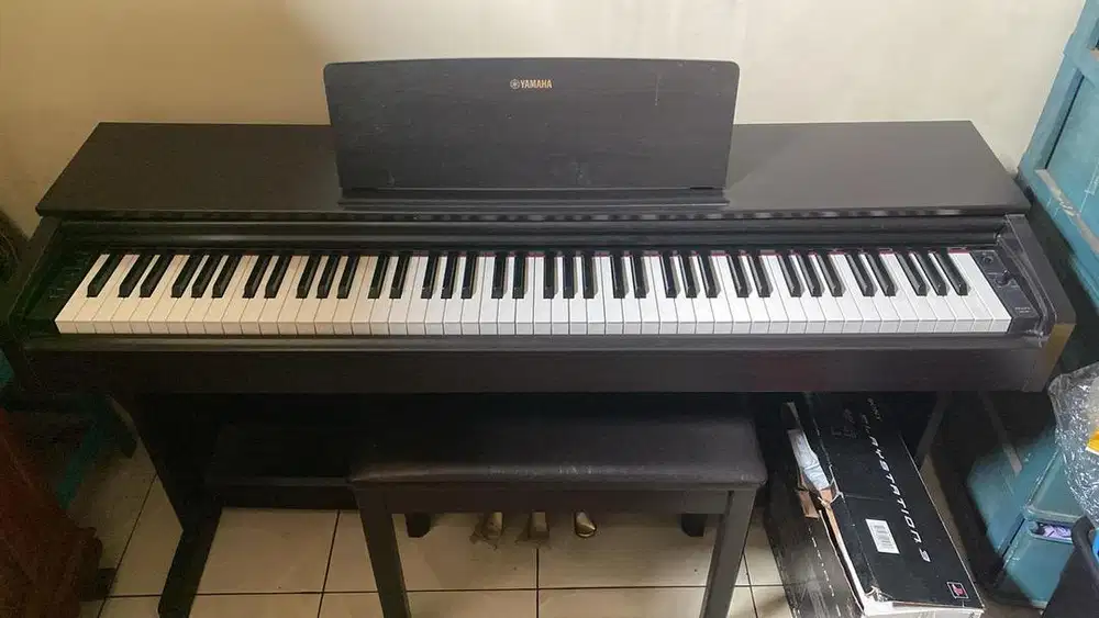 Piano Yamaha Arius YDP143