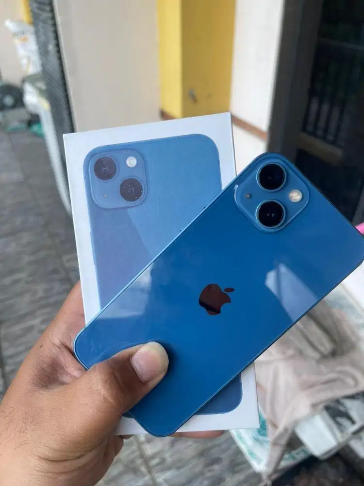 Iphone 13 beacukai 256GB warna biru mulus nominus