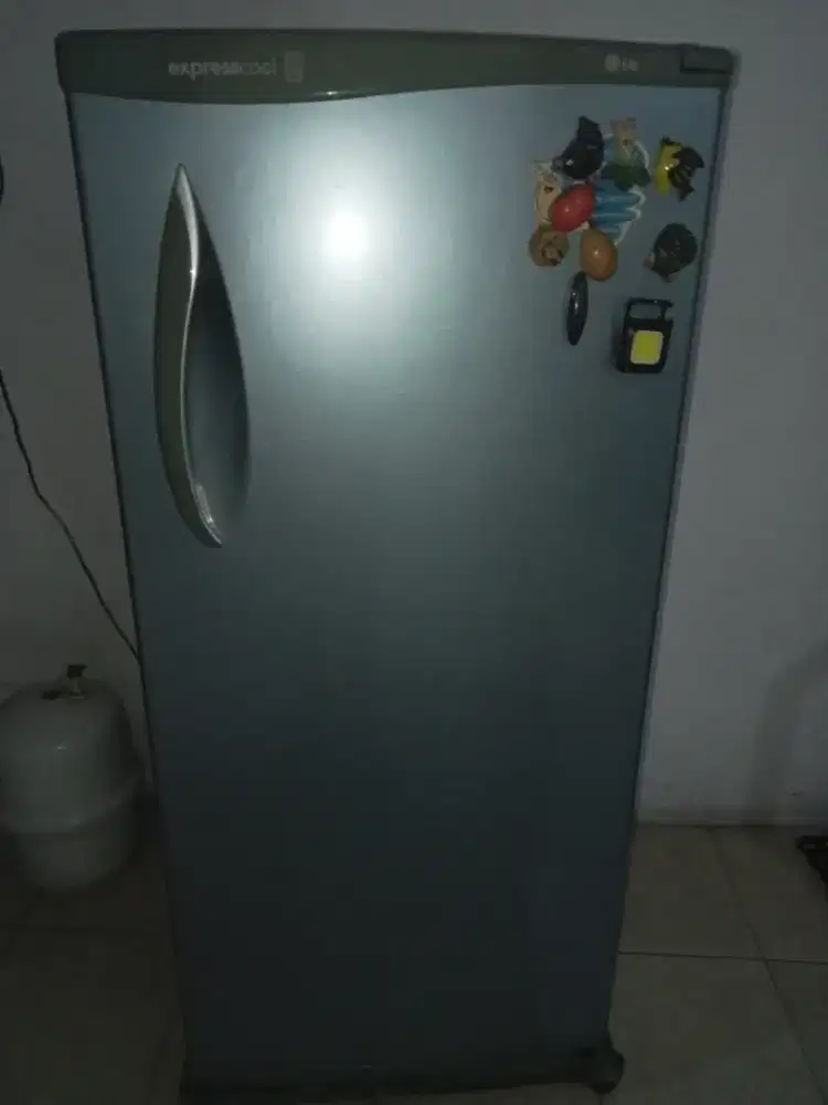 Jual kulkas bekas 1 pintu