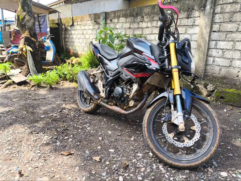 Di jual Honda CB150 streetfire 2022