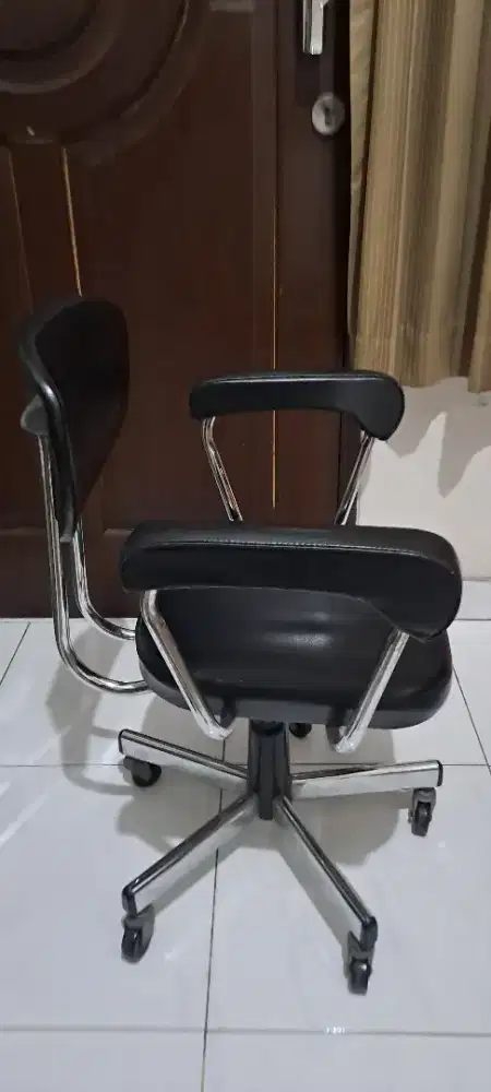 kursi kerja kantor