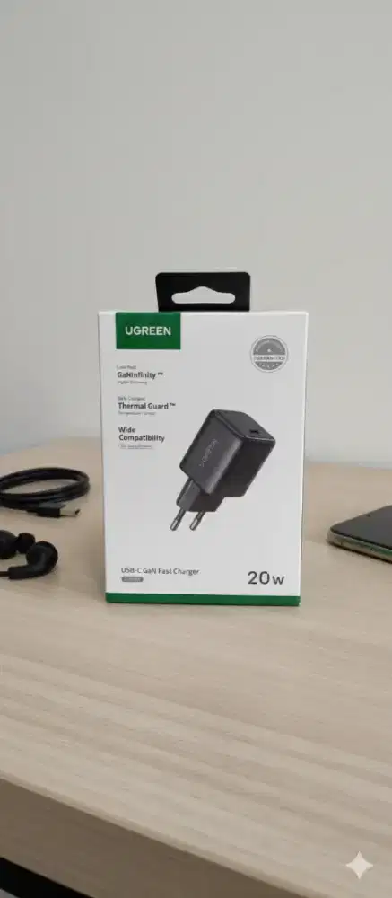 UGREEN ADAPTOR CHARGER