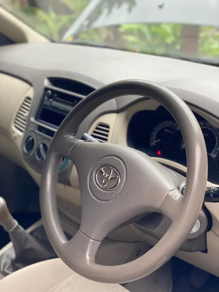 Toyota Kijang Innova 2009 Bensin