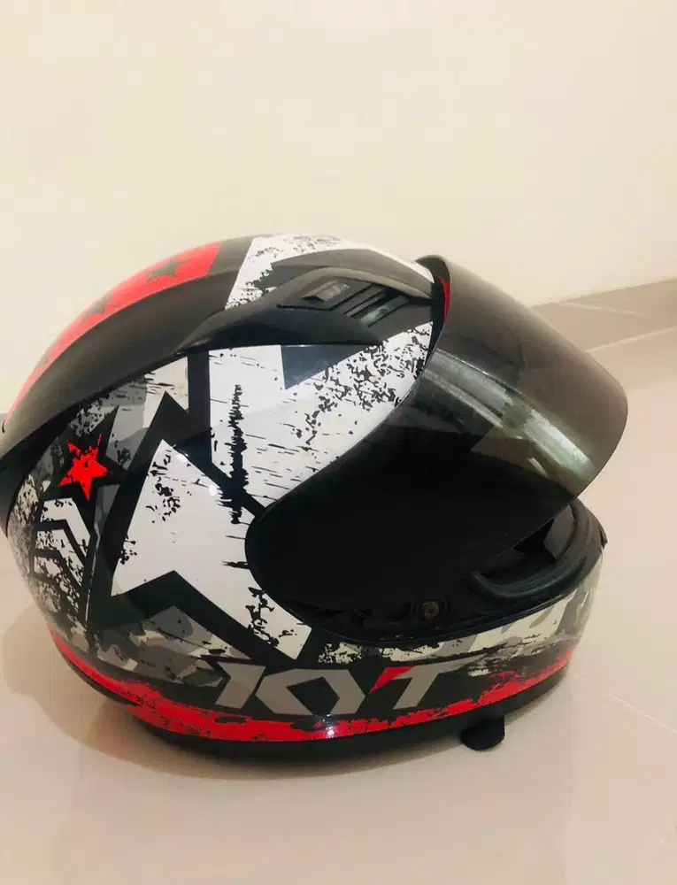 Dijual Helm KYTR10
