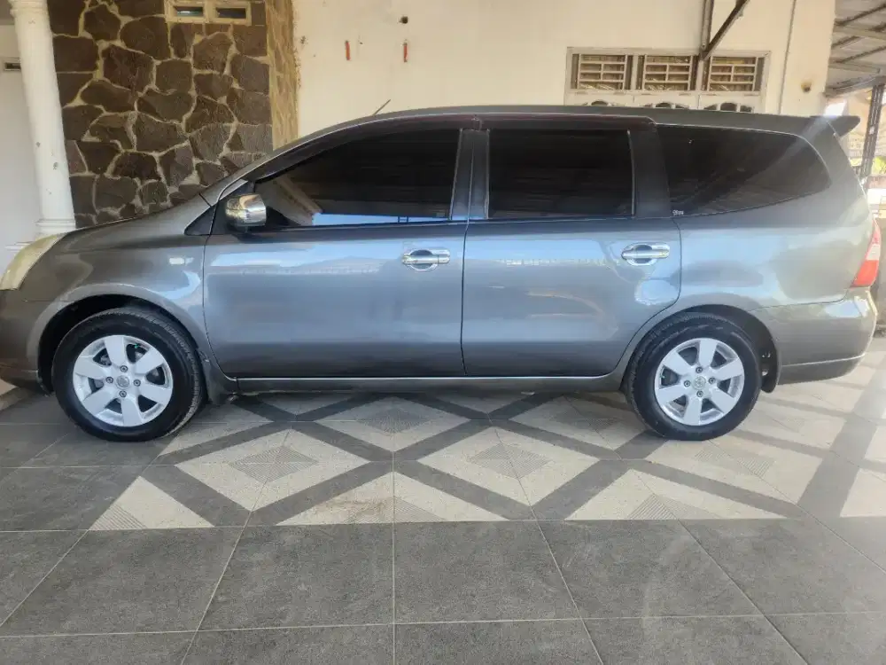 Grand livina 2008 metic