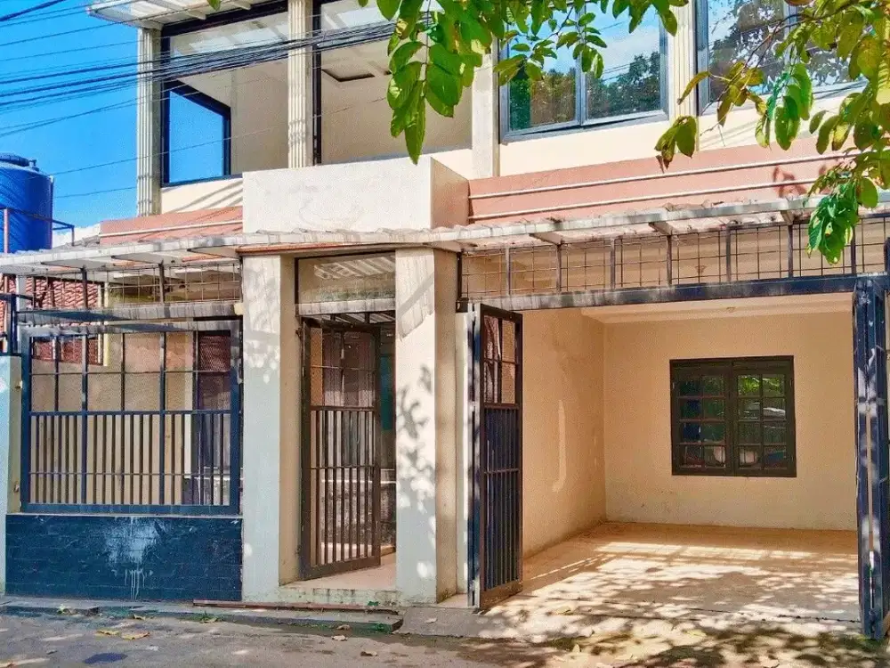 Rumah Strategis 2 Lantai — Turangga Salendro, Buah Batu Bandung