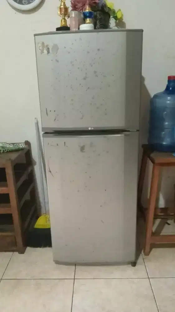 lemari es LG 2 pintu