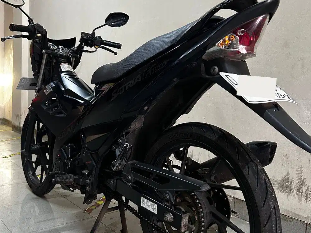 DIJUAL SUZUKI SATRIA FU 150 TAHUN 2014 HITAM TERAWAT!!!
