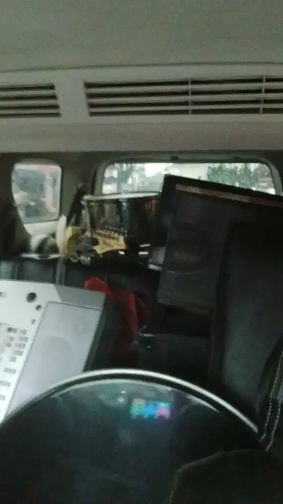 DIBELI BERBAGAI ALAT MUSIK