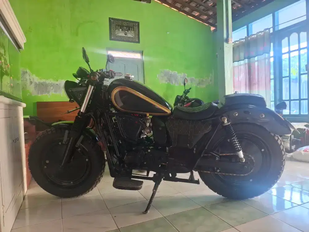 Motor Byson custom bobber benelli
