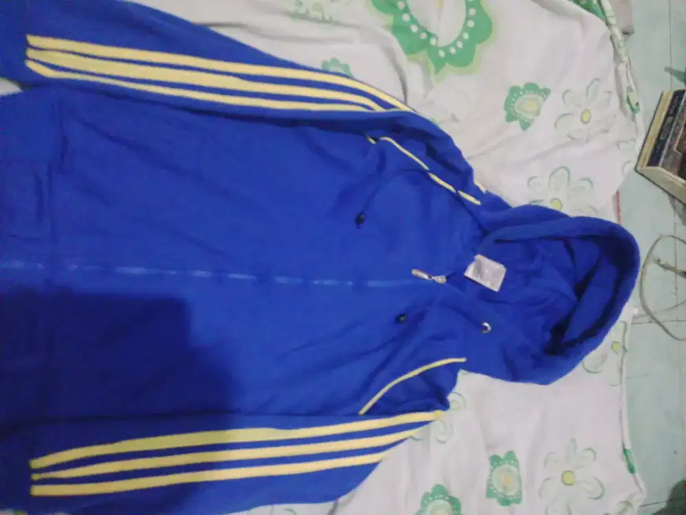 jaket adidas biru mudah