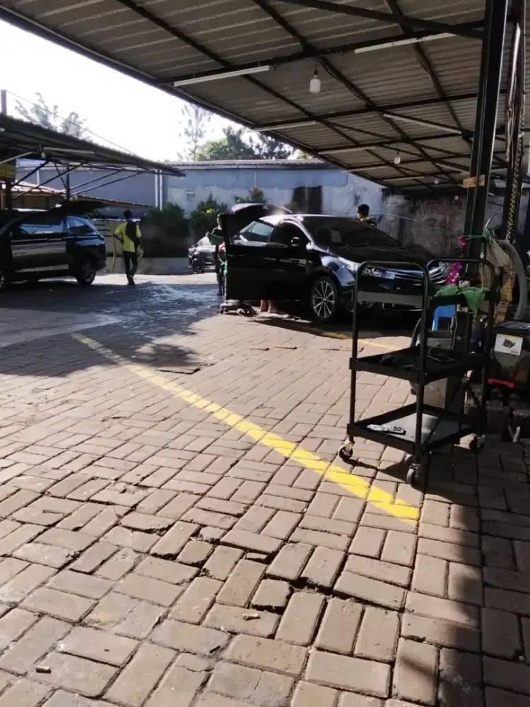 Lagi di butuhkan karyawan cucian mobil