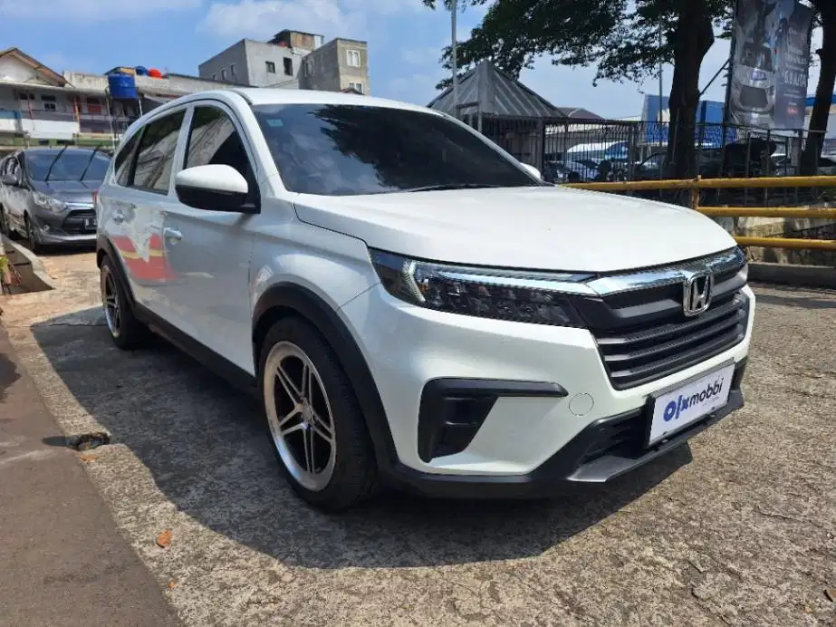 DP MURAH Honda BR-V 1.5 S Bensin-MT 2023 Putih CTVMB