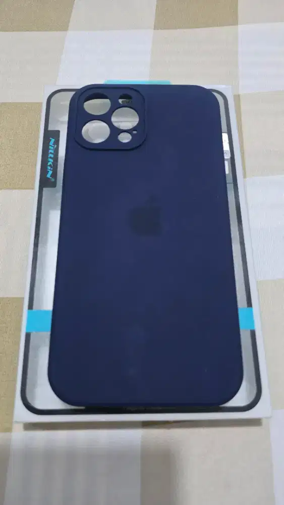 CASING IPHONE 12 PM