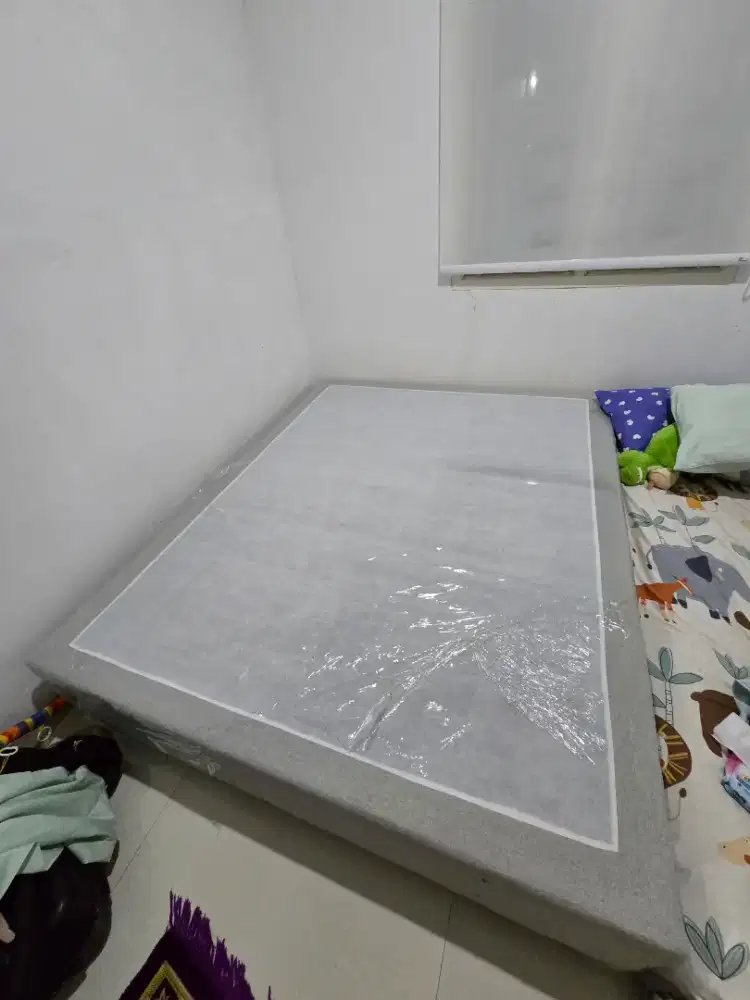 Dipan Kasur 160 x 200 cm