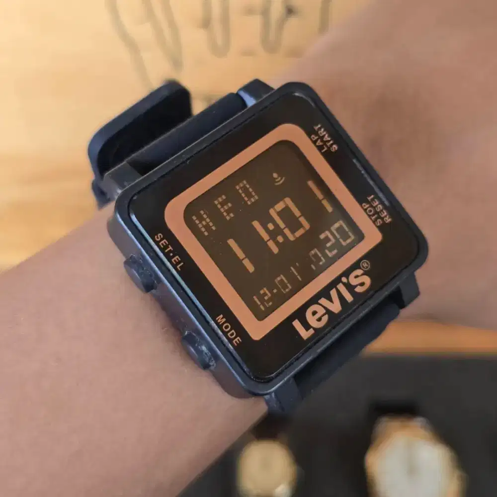Jam tangan levis original