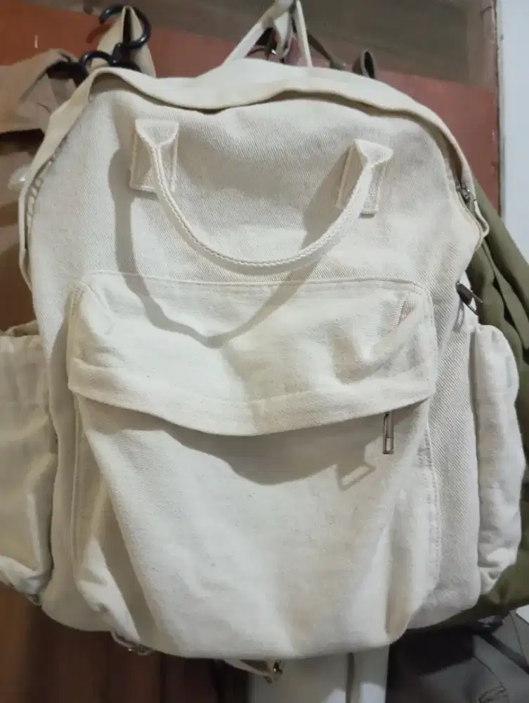 tas ransel broken white