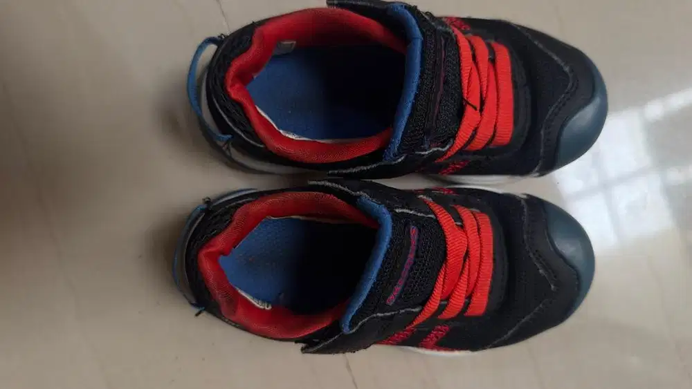 sepatu anak skechers