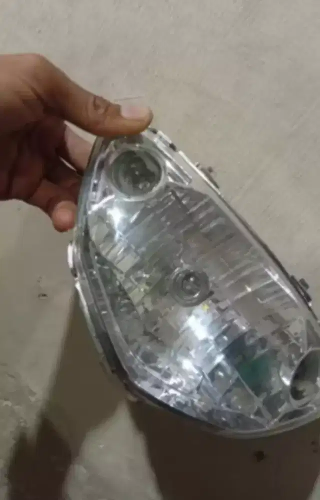 Reflektor lampu mio