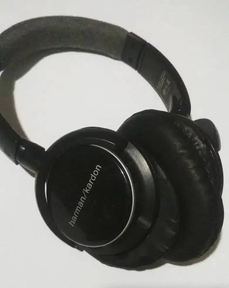 HEADSET HARMANKARDON + MICRO SD 2GB SANDISK