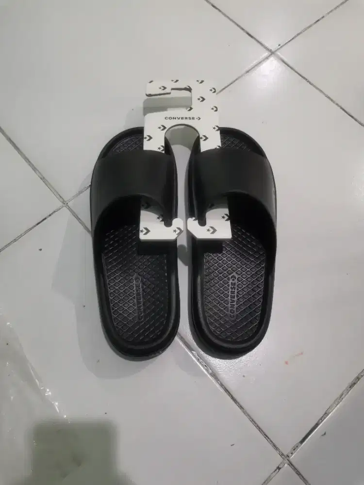 Converse Sandal (2 pasang).. BNIB.. ORI 100%.. Surabaya
