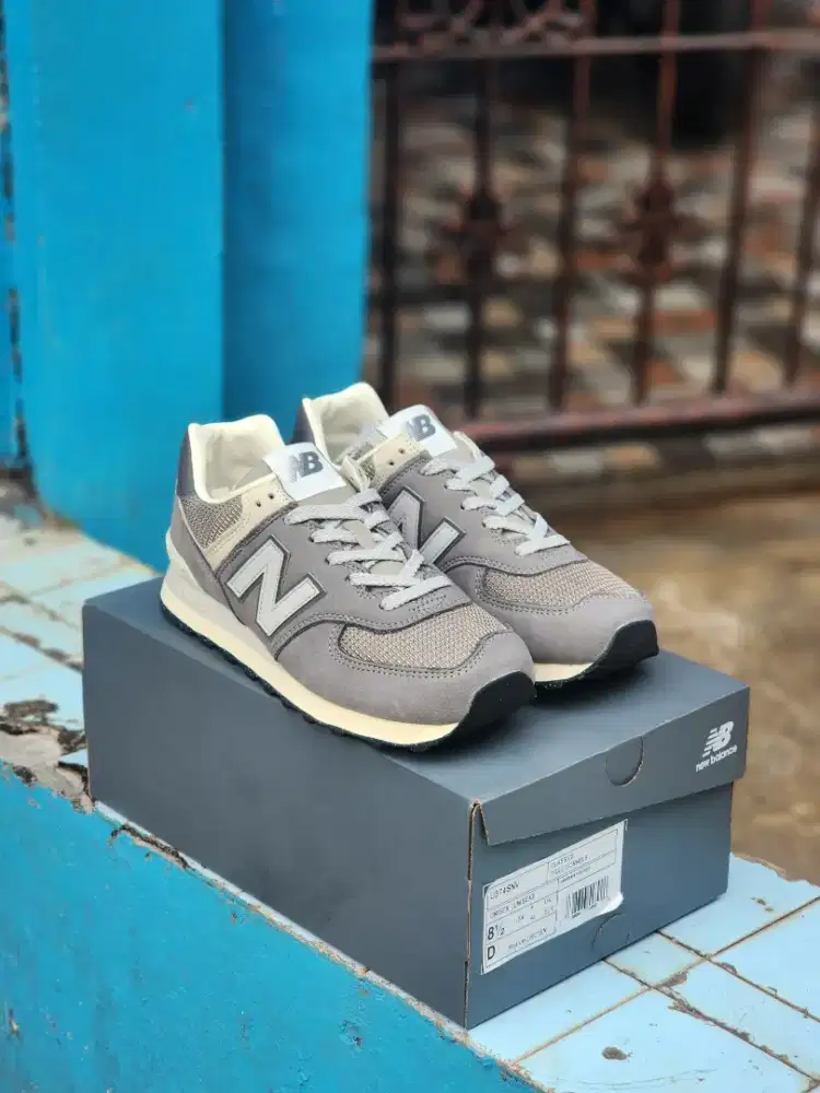 Sepatu NB 574 Original