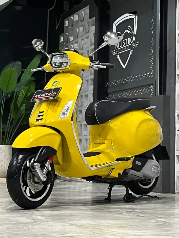 Vespa Sprint 150 igets ABS 2022. Odo 15rb. DANNY Mustika Motor Sulfat