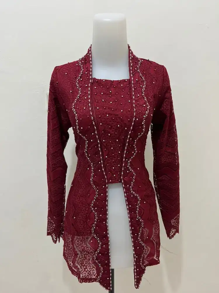 Kebaya Wisuda / Lamaran