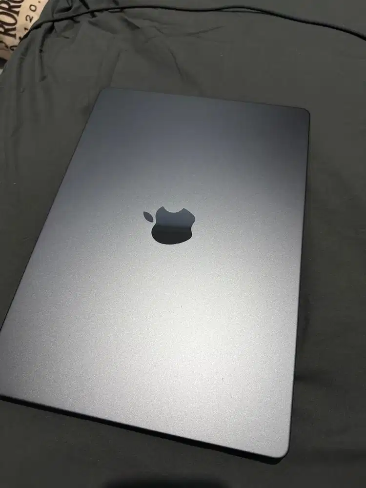 Macbook Pro M4 14 2025 inch like new
