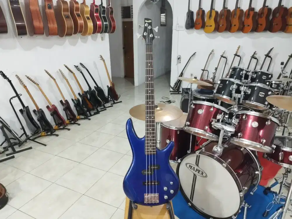 BASS IBANEZ GSR200