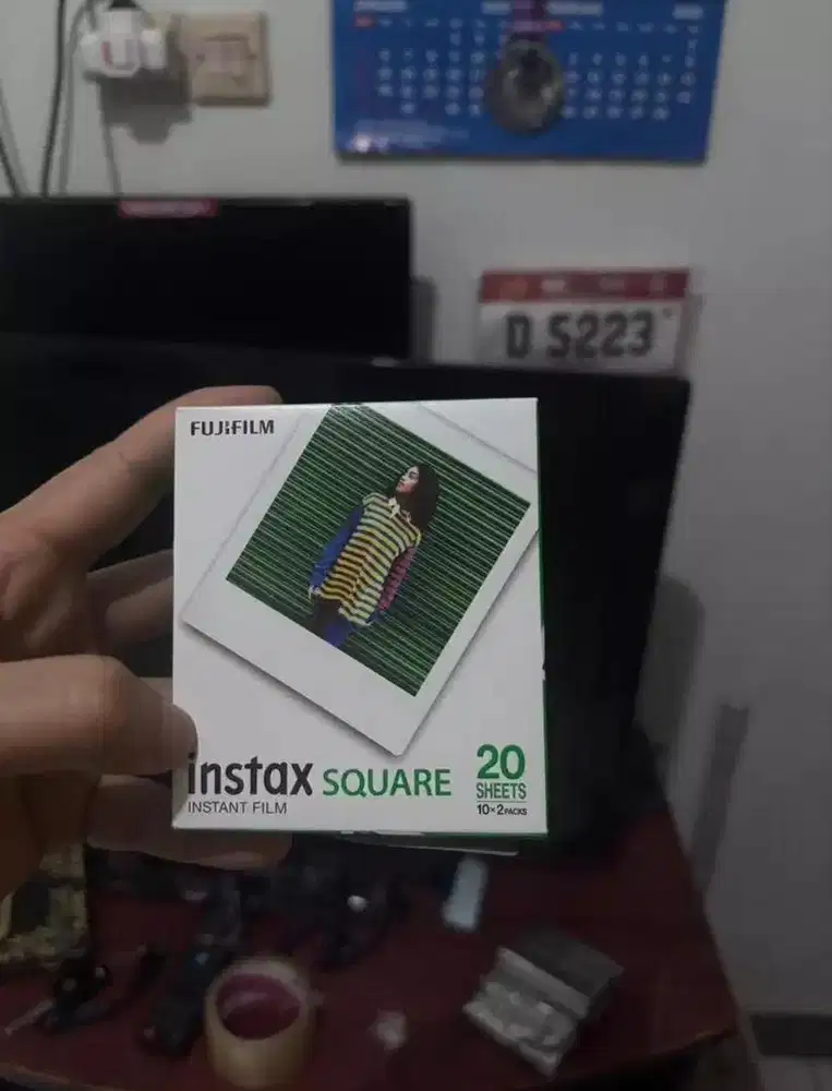 Instax Square Instant Film (Kertas Film Kamera Polaroid)