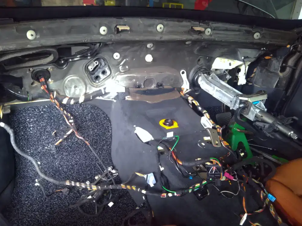 Service AC mobil panggilan