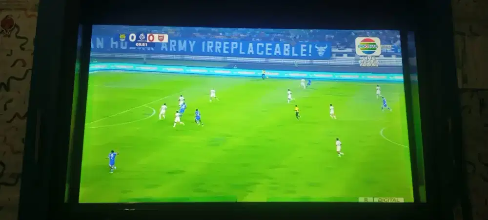 Smart tv cocoa 40 inc fulset baru 2 bulan