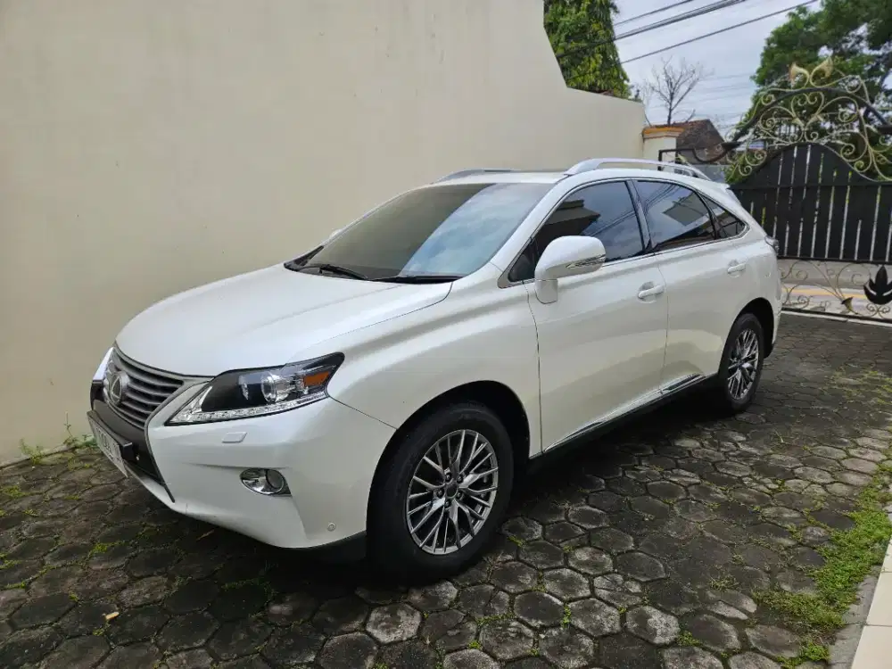 Lexus RX Plat H tangan pertama