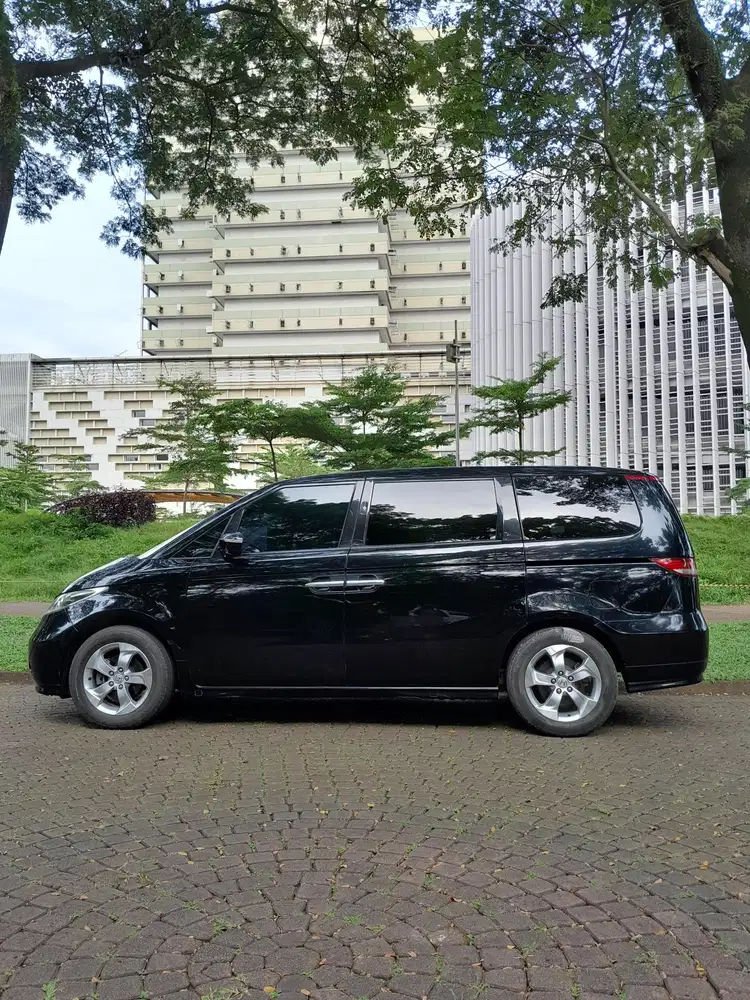 Honda Elysion istimewa, siap Tahun Baru