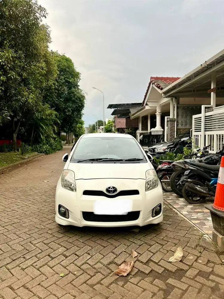 Toyota Yaris S Limited 2012