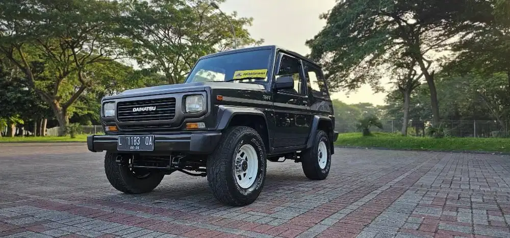 Taft GT F70 4x4 th 1993 ,100%ori cat ,Interior utuh ori, Spt baru!