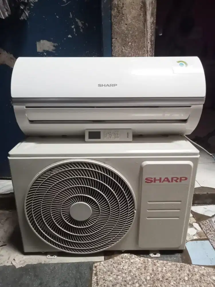 AC 1/2 pk low Watt R 32 merk Sharp 360 W