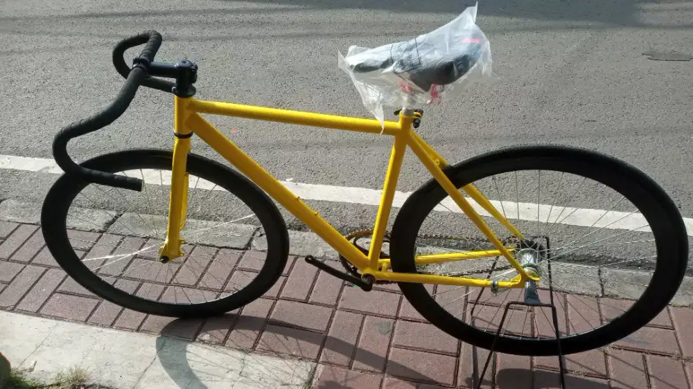 Sepeda fixie merk united rem torpedo keren