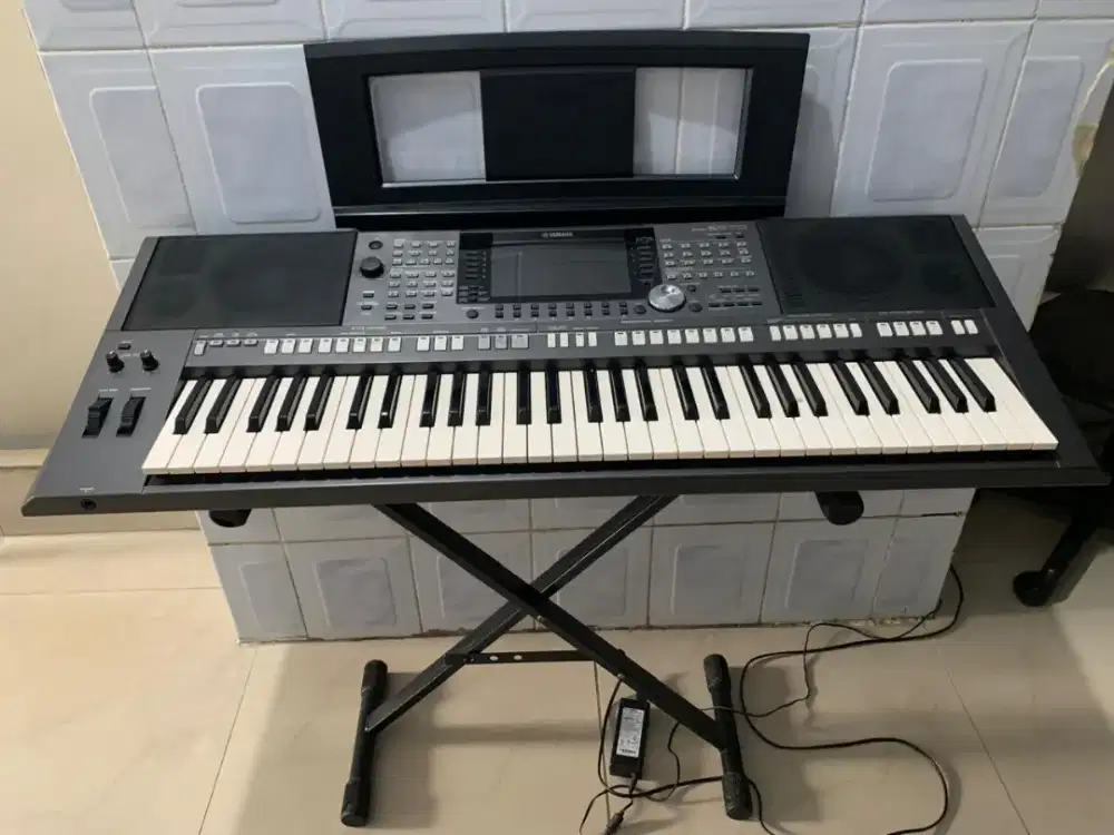 Keyboard Yamaha PSR S970 Mulus